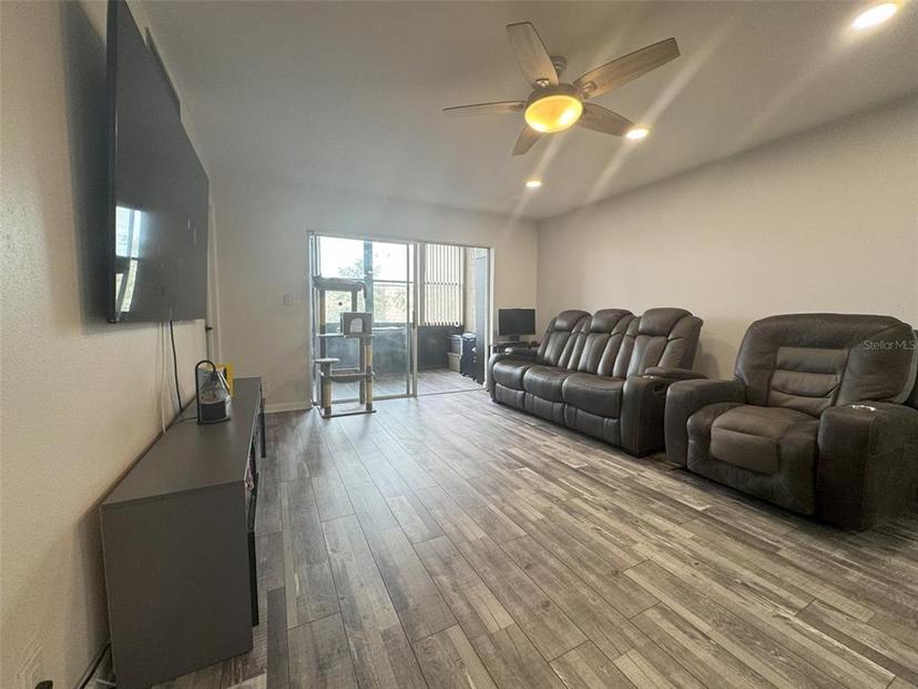 Picture of 11485 Oakhurst Road Unit 1200-2, Largo FL 33774