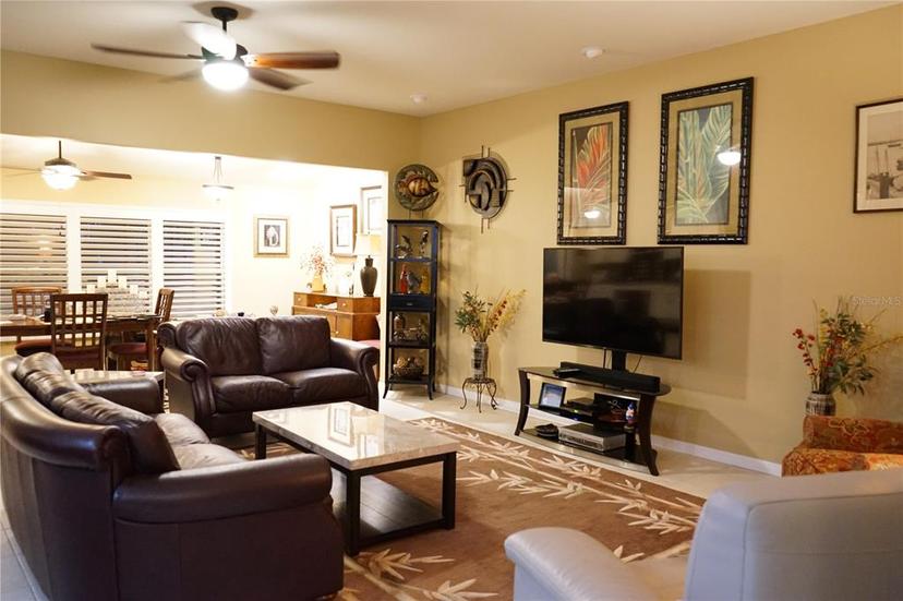 Picture of 2025 Grantham Greens Drive Unit 52, Sun City Center FL 33573