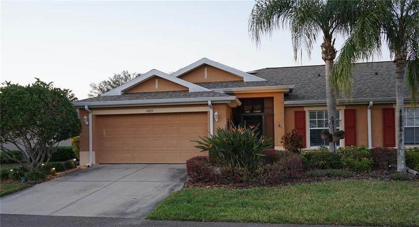 Picture of 2025 Grantham Greens Drive Unit 52, Sun City Center FL 33573