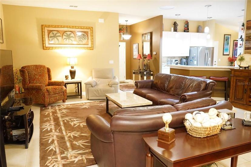 Picture of 2025 Grantham Greens Drive Unit 52, Sun City Center FL 33573