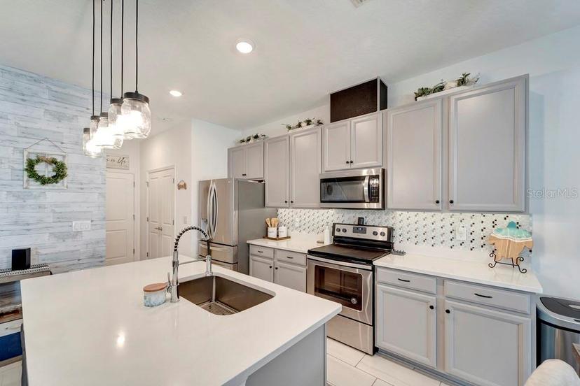 Picture of 11637 Woodleaf Drive Unit 11637, Bradenton FL 34211