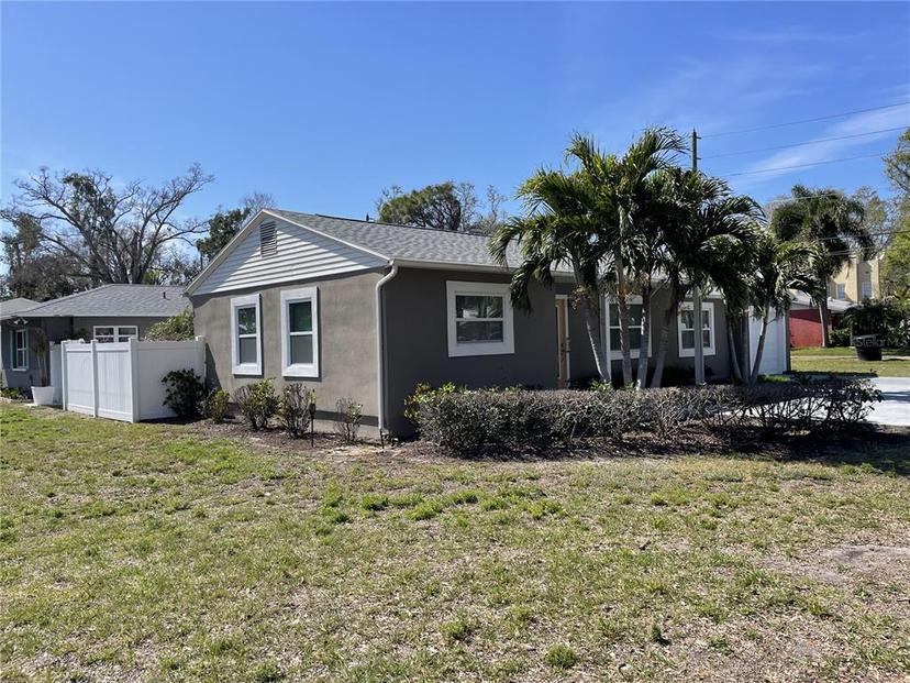 Picture of 561 Park Street S, St Petersburg FL 33707