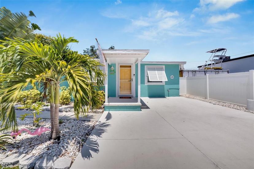 Picture of 4570 67Th Street N, St Petersburg FL 33709