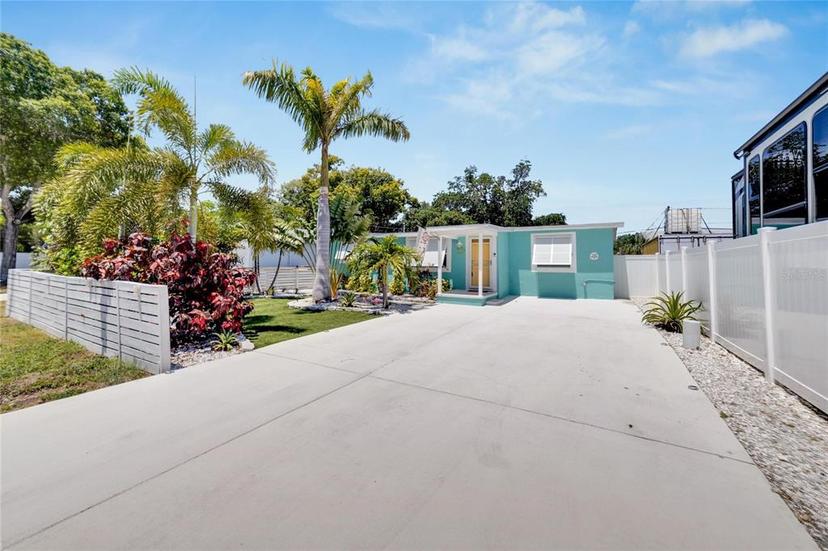 Picture of 4570 67Th Street N, St Petersburg FL 33709