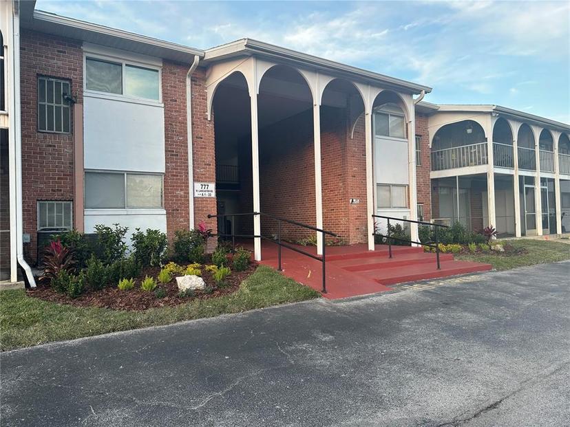 Picture of 777 W Lancaster Road Unit A-13, Orlando FL 32809