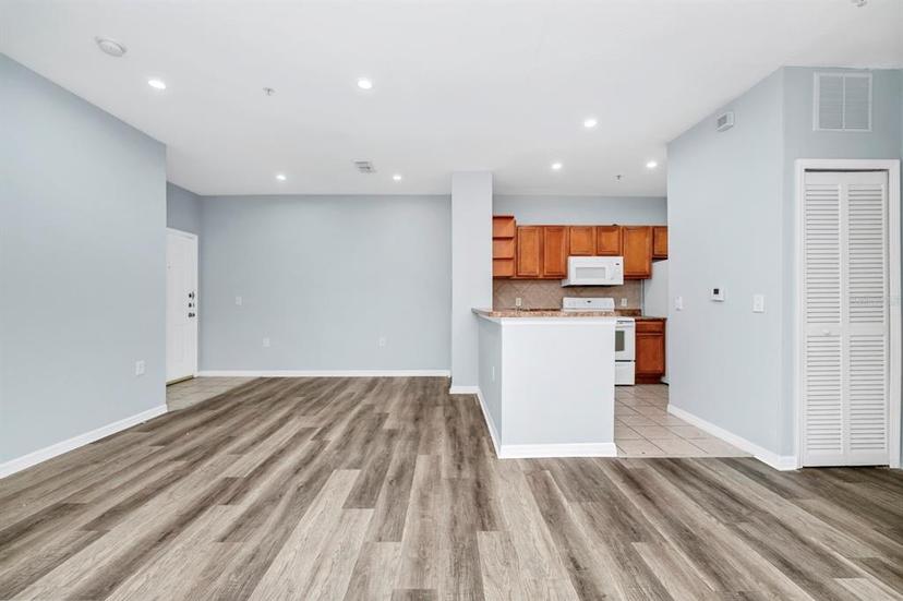 Picture of 6157 Metrowest Boulevard Unit 106, Orlando FL 32835