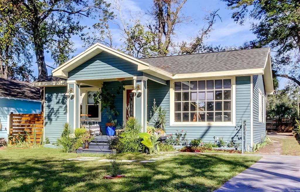 Picture of 1208 E Giddens Avenue, Tampa, FL 33603