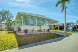 Picture of 18675 Us Highway 19 N Unit 320, Clearwater, FL 33764