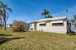 Picture of 18675 Us Highway 19 N Unit 320, Clearwater, FL 33764