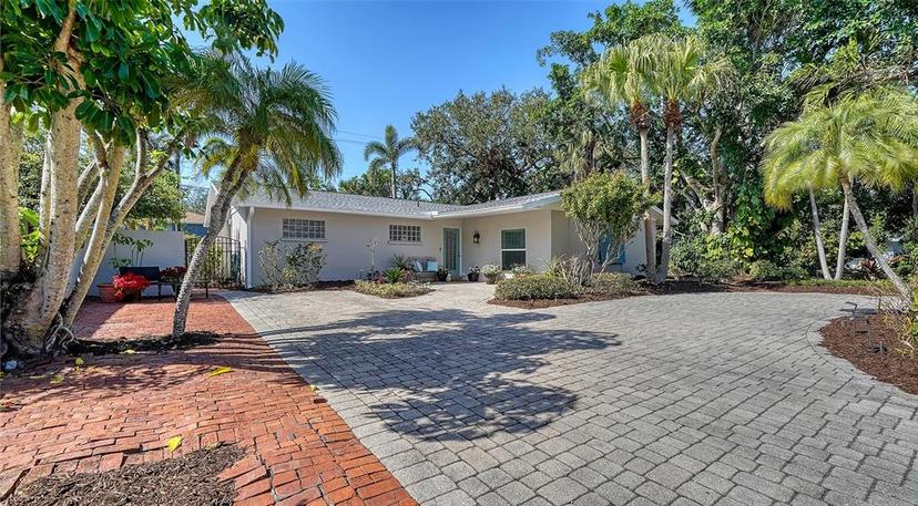 Picture of 3530 Flores Avenue, Sarasota FL 34239