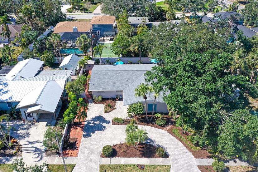 Picture of 3530 Flores Avenue, Sarasota FL 34239
