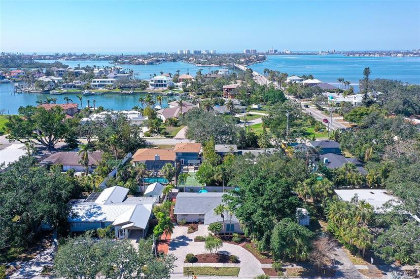 Picture of 3530 Flores Avenue, Sarasota FL 34239