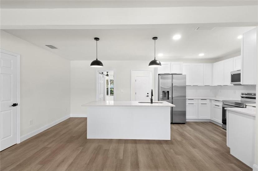 Picture of 3401 E Hanna Avenue, Tampa FL 33610