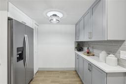 Picture of 2725 Countryside Boulevard Unit 103, Clearwater, FL 33761