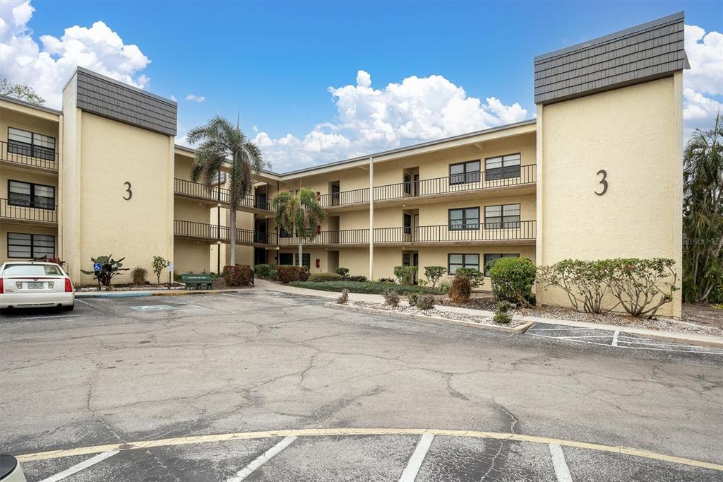 Picture of 14130 Rosemary Lane Unit 3203, Largo, FL 33774