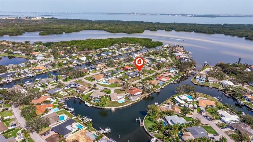 Picture of 2031 Tanglewood Way Ne, St Petersburg FL 33702