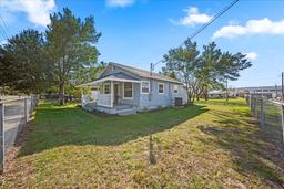 Picture of 602 E Orange Street, Auburndale, FL 33823