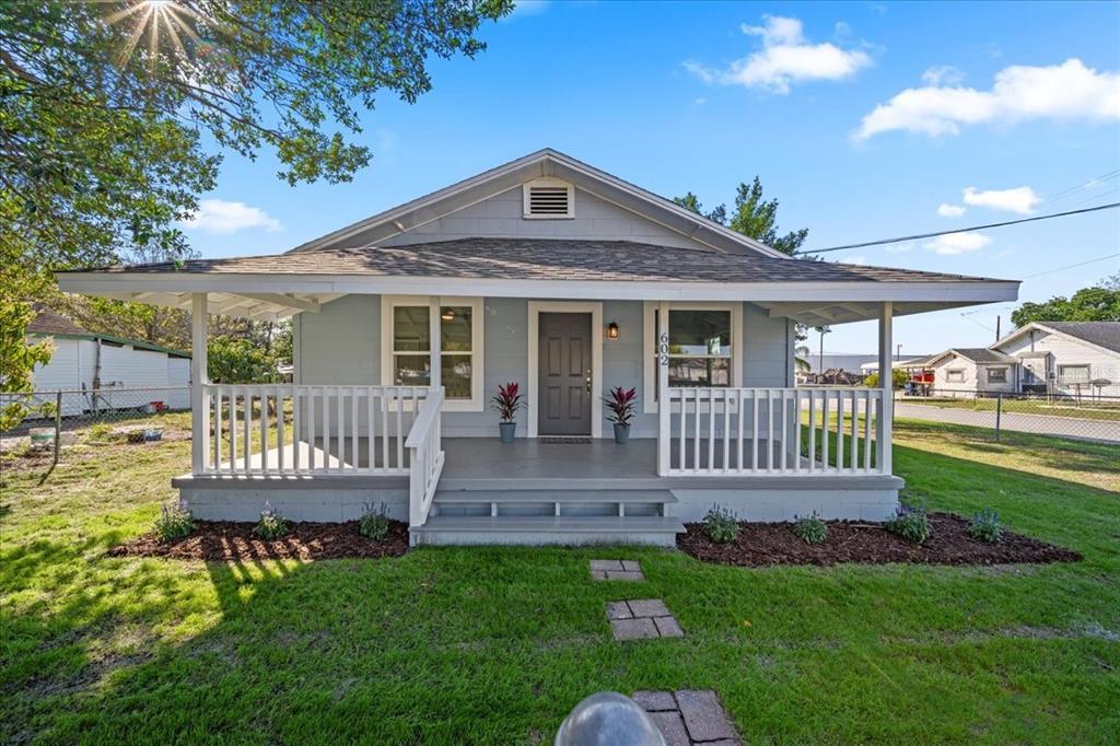Picture of 602 E Orange Street, Auburndale, FL 33823