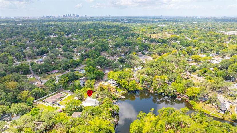 Picture of 1802 E Park Circle, Tampa FL 33610