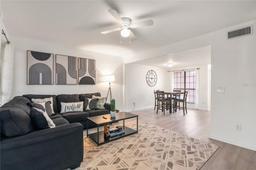 Picture of 811 SW 58Th Terrace Unit 811, Gainesville, FL 32607