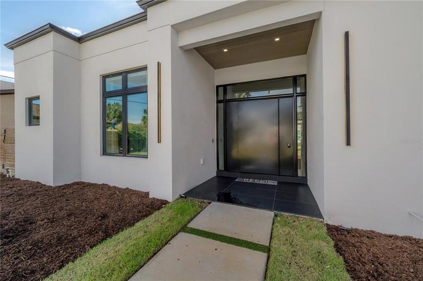 Picture of 4110 W Swann Avenue, Tampa FL 33609