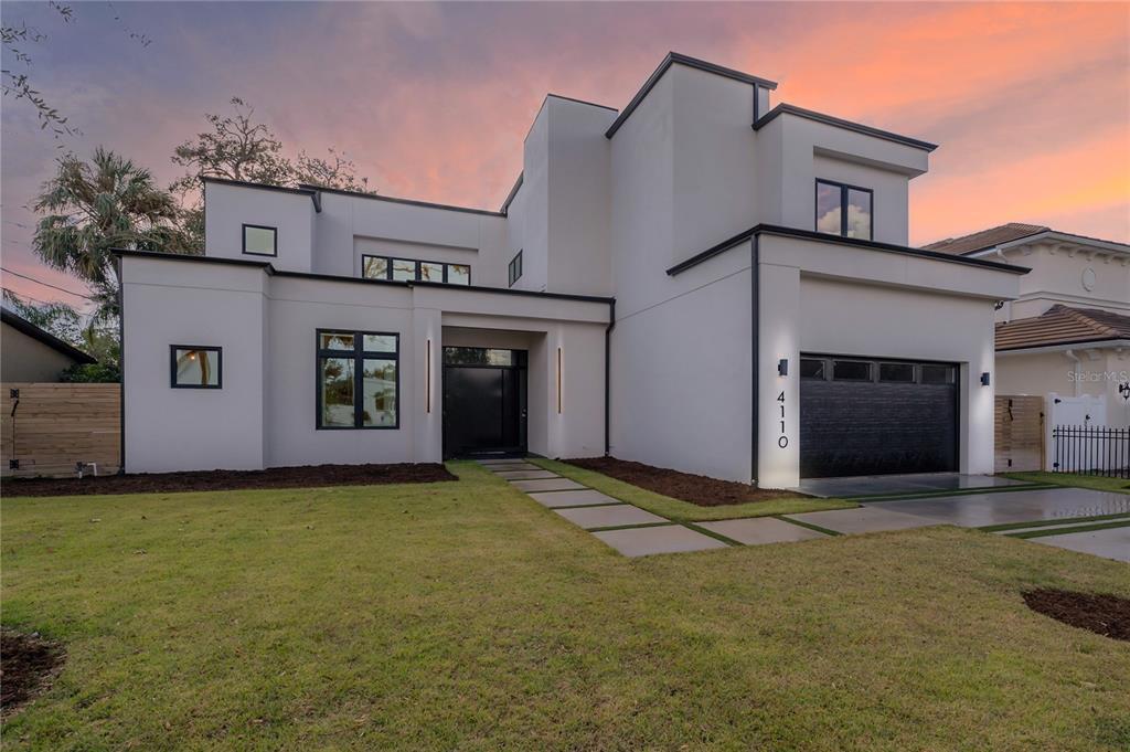 Picture of 4110 W Swann Avenue, Tampa, FL 33609