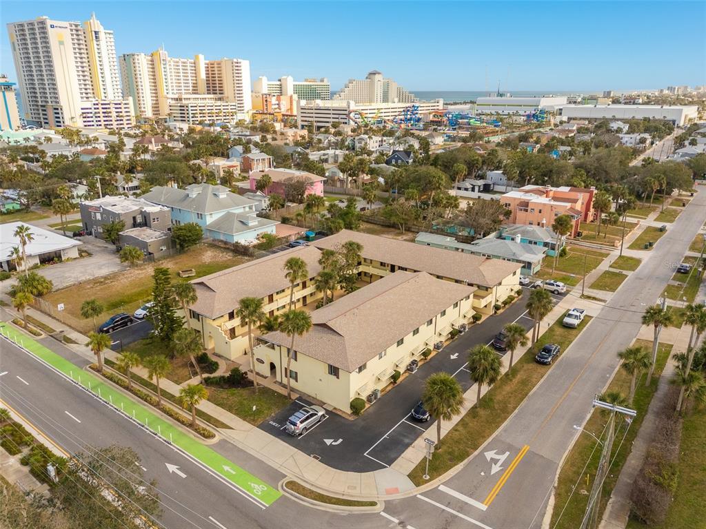 Picture of 400 Oakridge Boulevard Unit 5, Daytona Beach, FL 32118