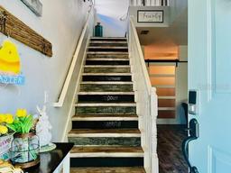 Picture of 11607 NW 18Th Place, Gainesville, FL 32606