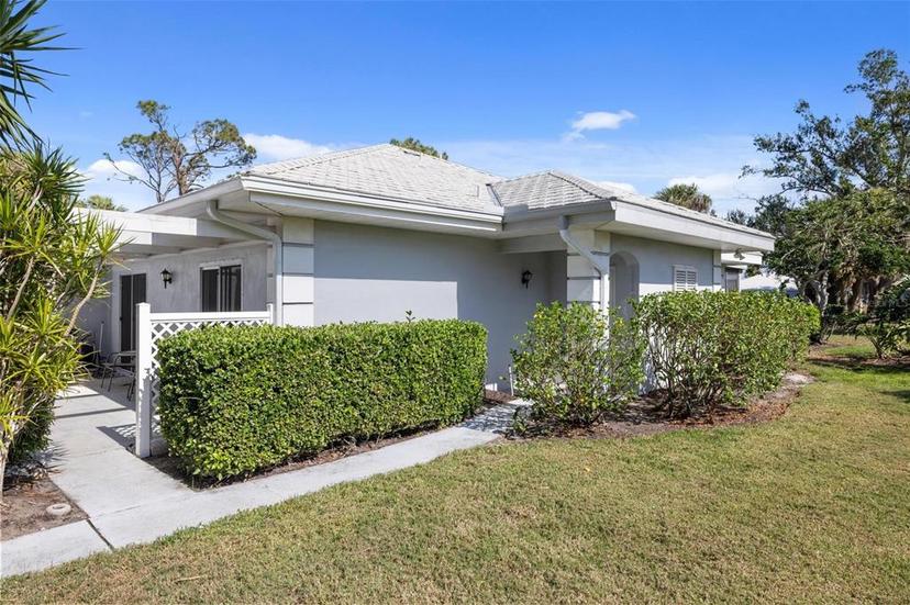 Picture of 276 Cerromar Way Unit 60, Venice FL 34293