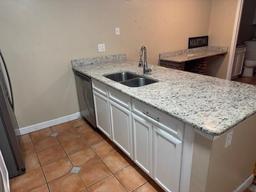 Picture of 5286 Willow Court Unit 505, Orlando, FL 32811