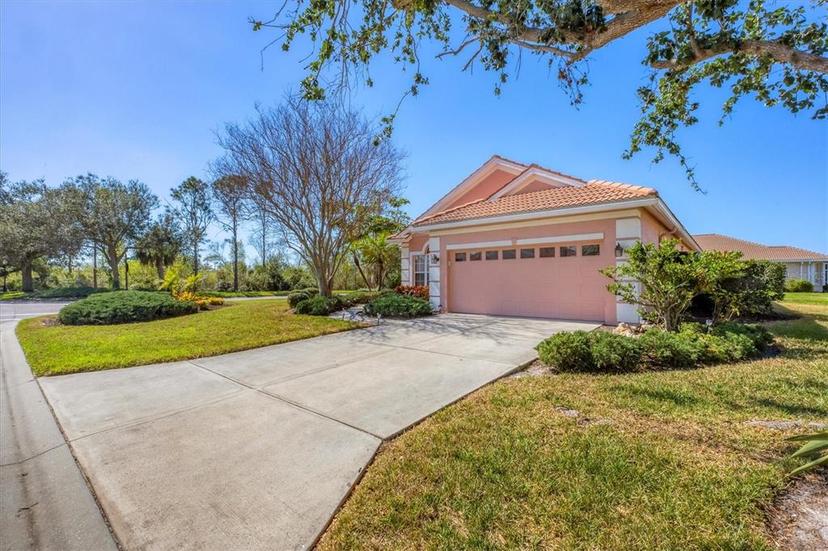 Picture of 805 Derbyshire Drive, Venice FL 34285