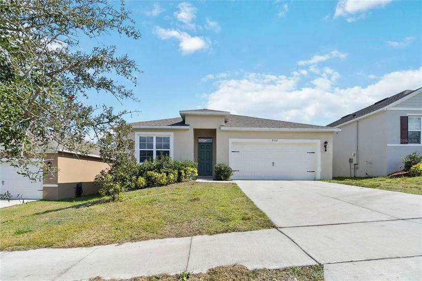 Picture of 9537 Black Walnut Drive, Clermont FL 34715