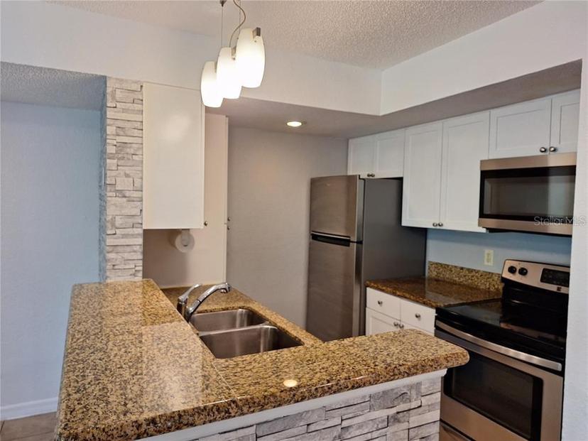 Picture of 5116 Conroy Road Unit 12, Orlando FL 32811