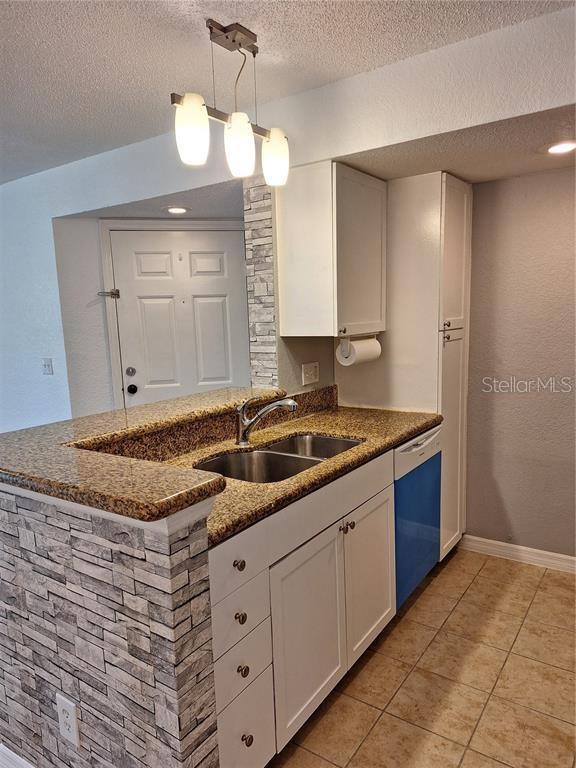 Picture of 5116 Conroy Road Unit 12, Orlando FL 32811