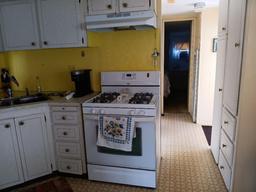 Picture of 718 S Green Circle, Venice, FL 34285