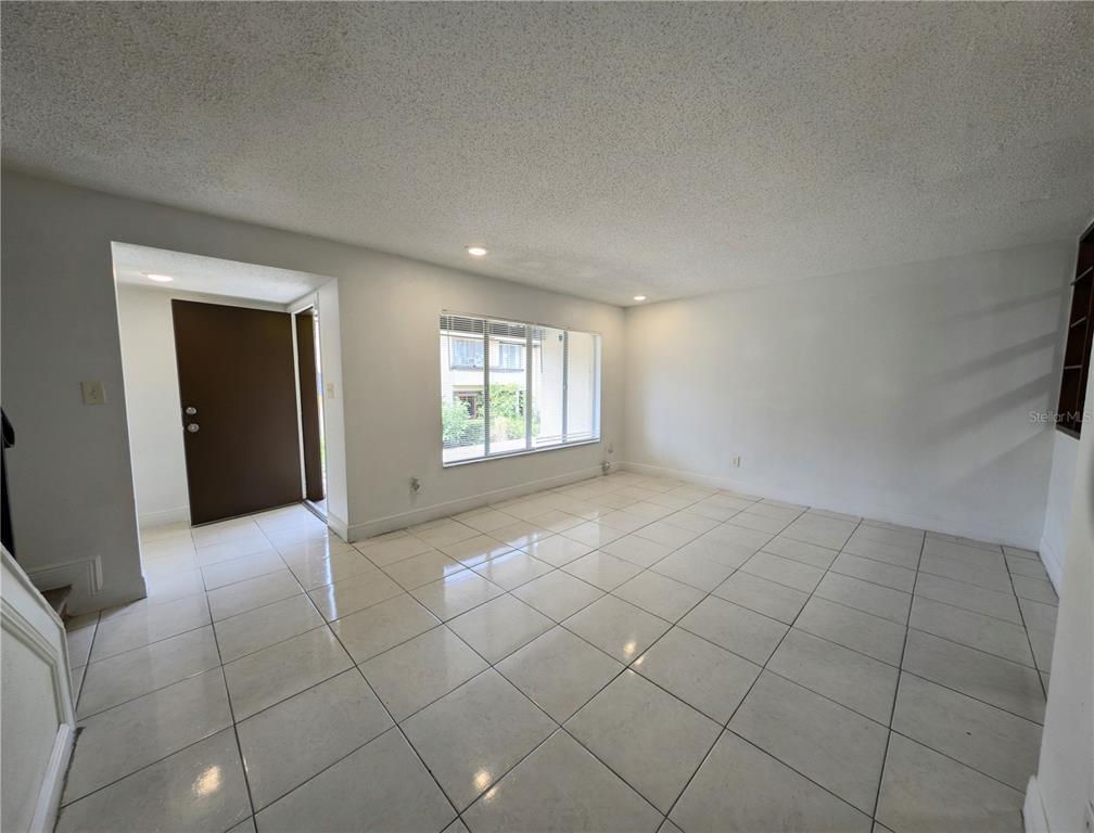 Picture of 5415 Fairwood Way Unit 303, Orlando, FL 32808
