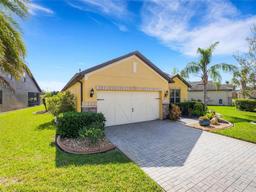 Picture of 208 Almeria Way, Davenport, FL 33837