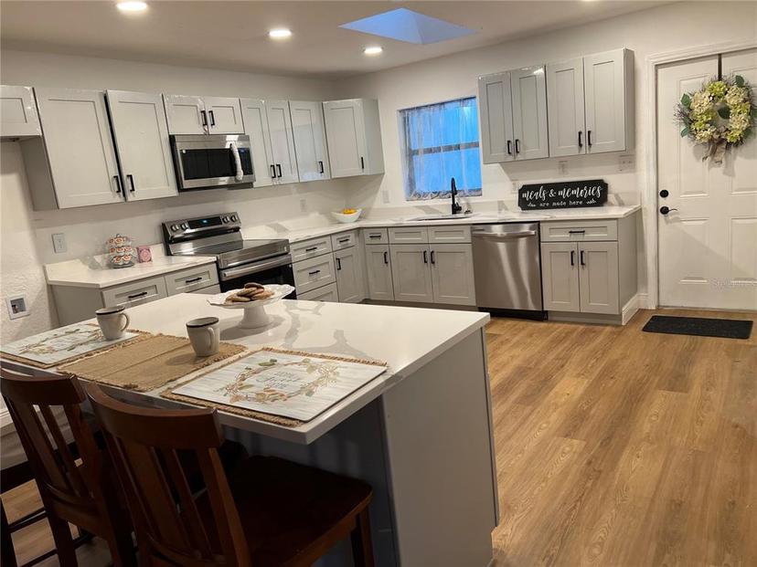 Picture of 2013 Bates Avenue, Eustis FL 32726