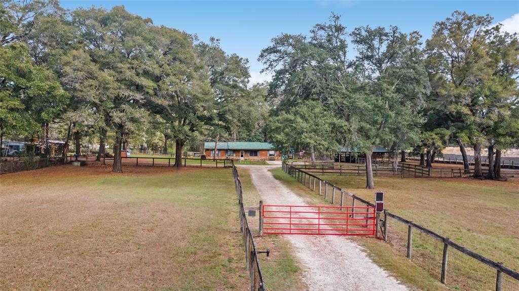 Picture of 7025 NW 5Th Lane, Ocala, FL 34482