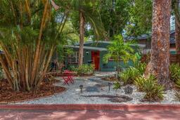Picture of 1321 Serpentine Drive S, St Petersburg, FL 33705