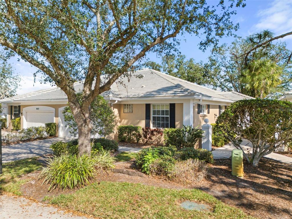 Picture of 905 Barclay Court, Venice, FL 34293