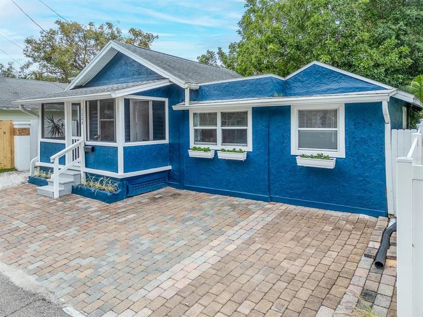 Picture of 1222 Highland Court N, St Petersburg FL 33701