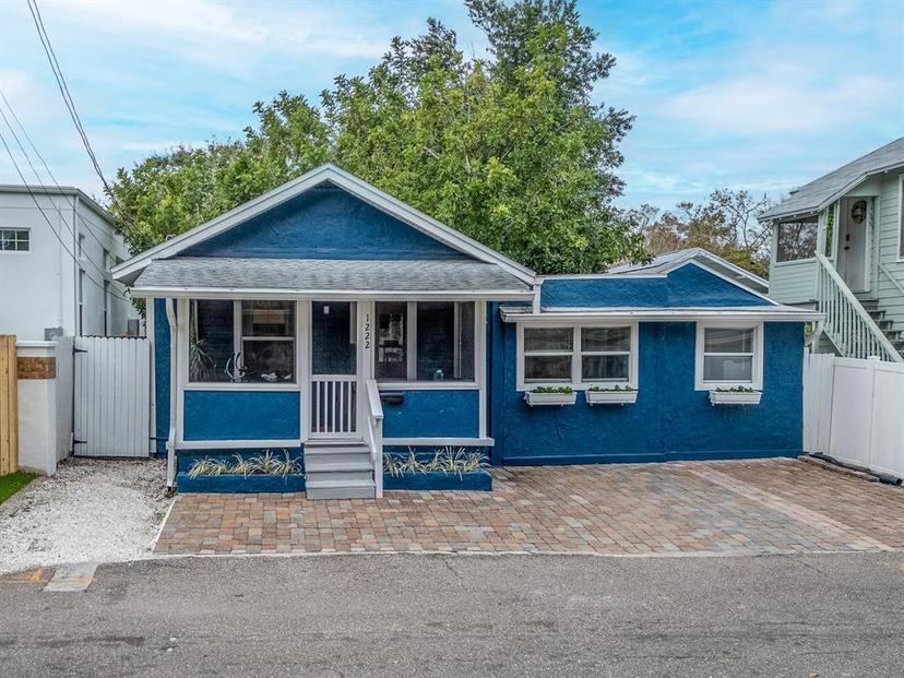 Picture of 1222 Highland Court N, St Petersburg FL 33701