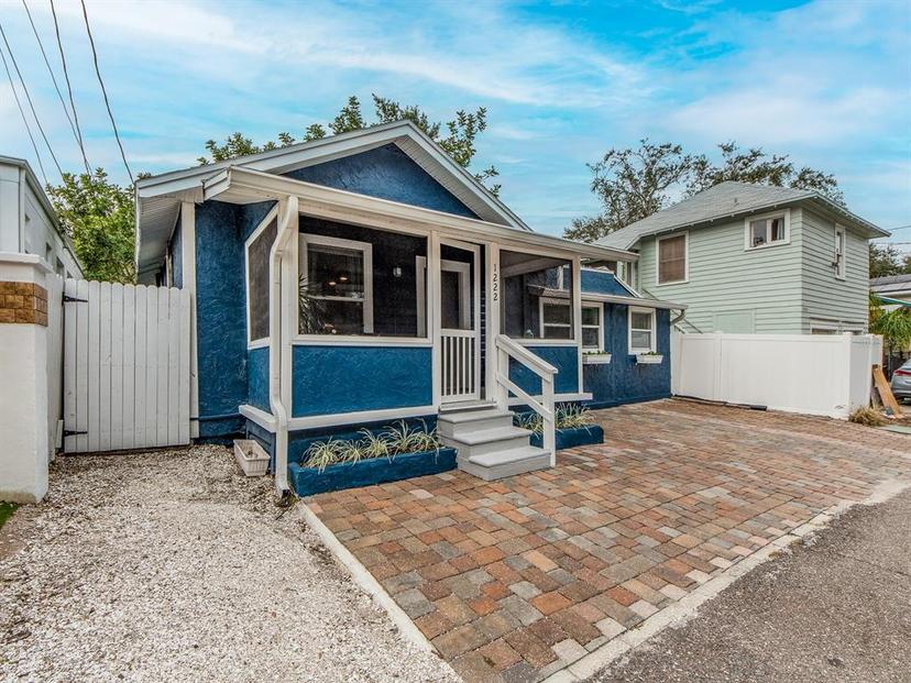 Picture of 1222 Highland Court N, St Petersburg FL 33701