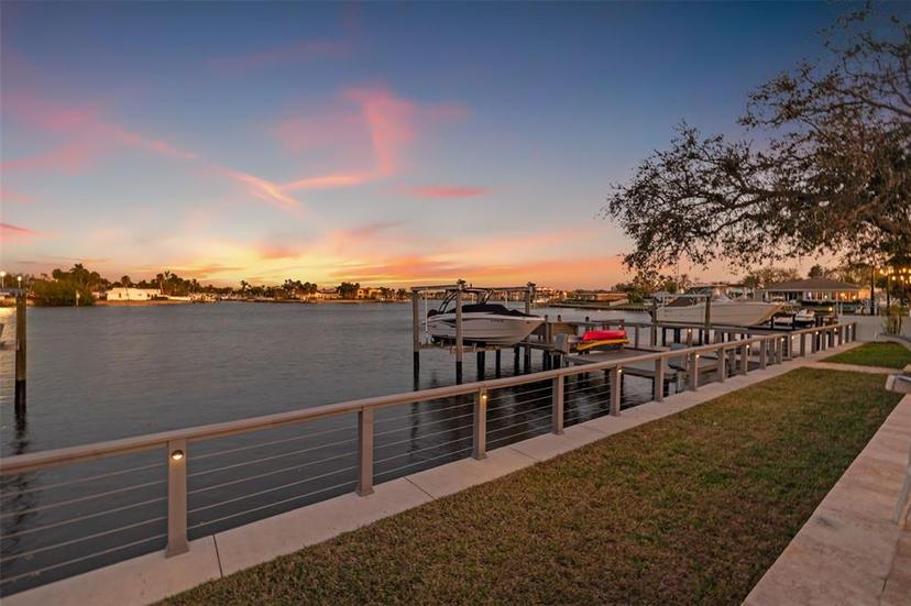 Picture of 3961 12Th Street Ne, St Petersburg FL 33703