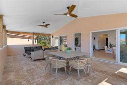 Picture of 10209 W Waterlander Loop Unit 164, Homosassa, FL 34448