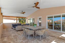 Picture of 10209 W Waterlander Loop Unit 164, Homosassa, FL 34448