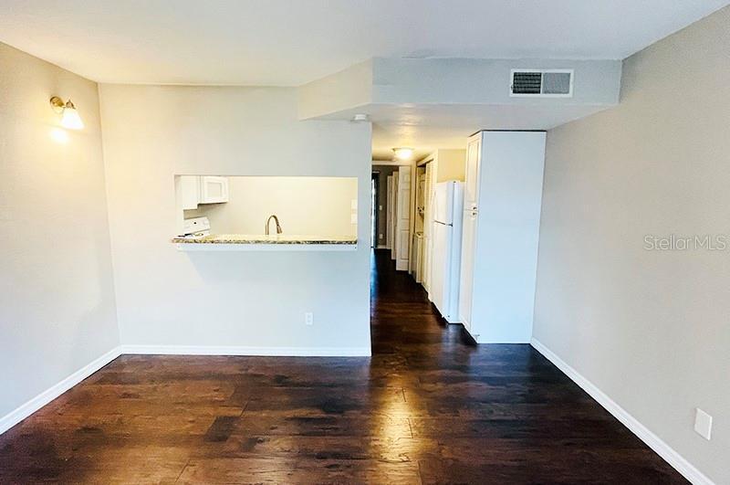 Picture of 7113 E Bank Drive Unit 7113, Tampa FL 33617