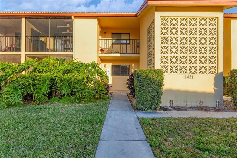 Picture of 2431 Bayshore Gardens Parkway Unit 19, Bradenton FL 34207