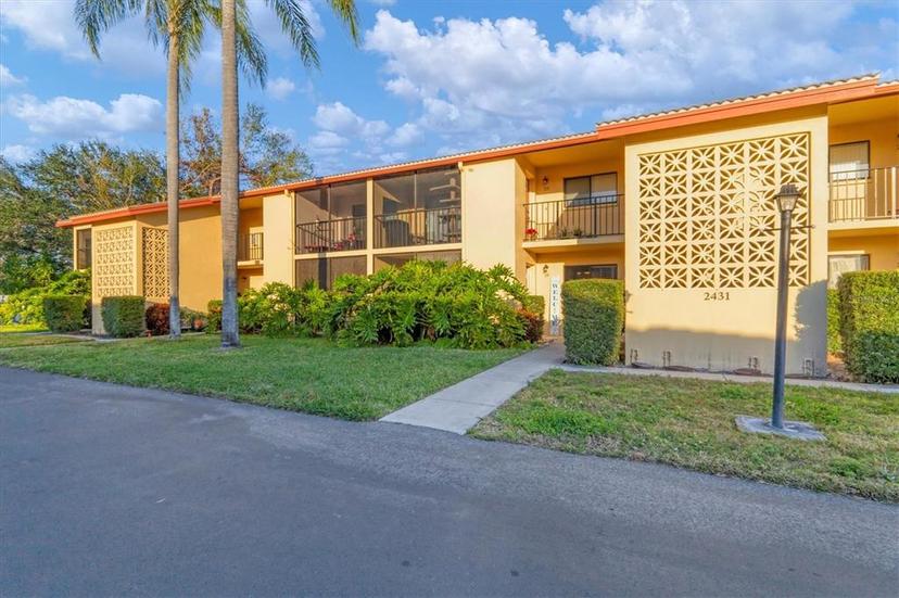 Picture of 2431 Bayshore Gardens Parkway Unit 19, Bradenton FL 34207